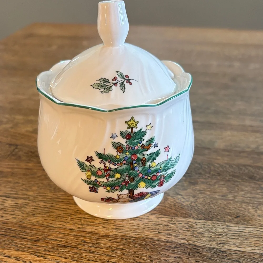 Nikko Happy Holidays Sugar and Creamer Set with Christmas Tree Design Like New! - Picture 6 of 10